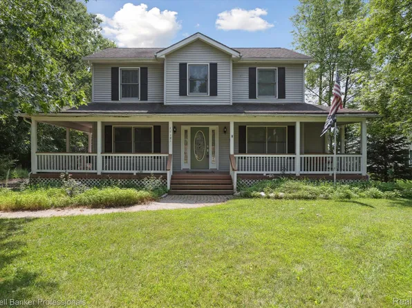 11121 Hannah Jane Dr, Fowlerville, MI 48836