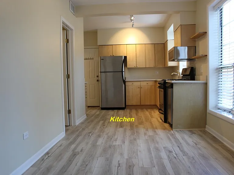 527 N Marshfield Ave #1R — Photo 6