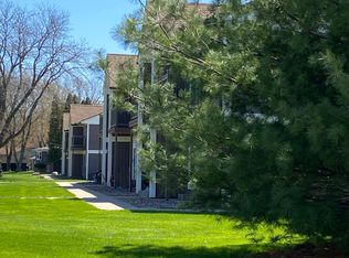 704 W Timber Ridge Dr #8-12-16, Peoria, IL 61615