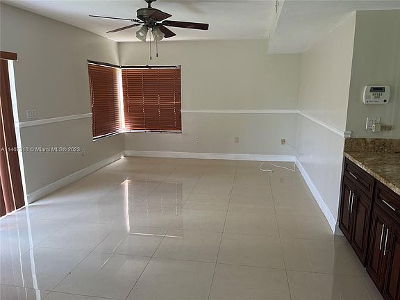 4th image of 228 NE 199th Ln