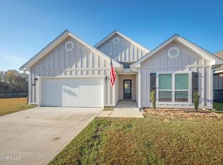 7741 Coral Ln, Ocean Springs, MS 39564