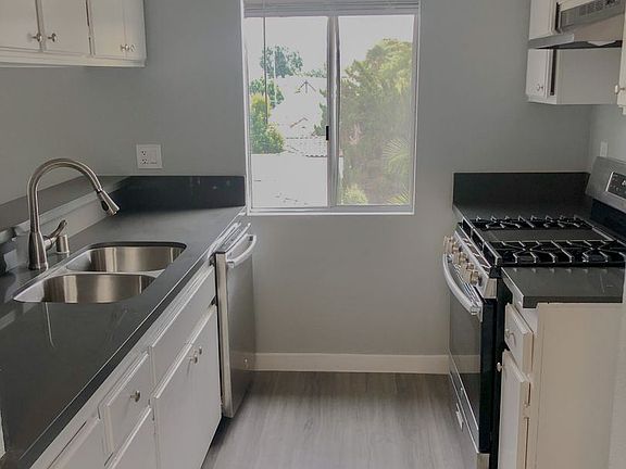 3rd image of 2166 Chestnut Ave #202