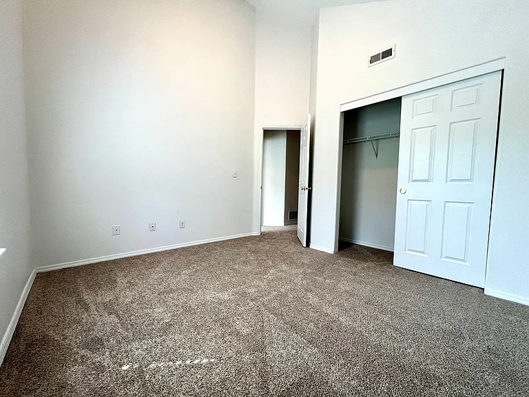 17853 SW Wakem St — Photo 5