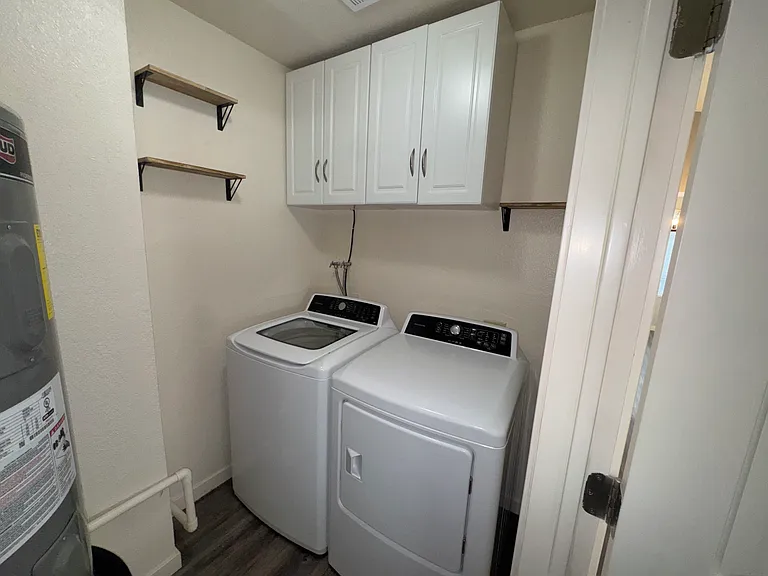 1618 W Brooks St — Photo 12