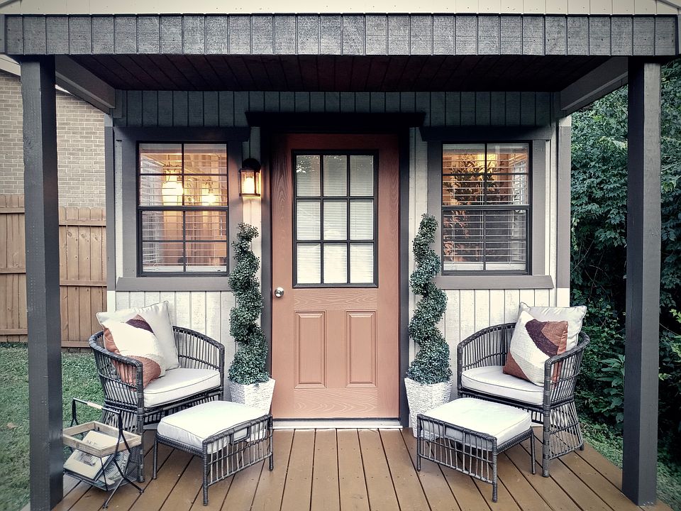 Flex Shed-
100 additional sqft-