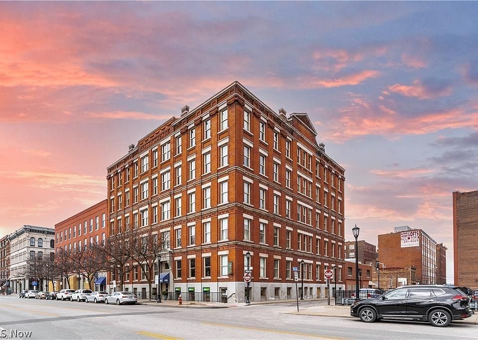 1st image of 408 W Saint Clair Ave APT 403