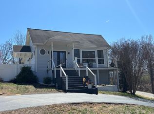 520 River Front Dr, Sparta, TN 38583