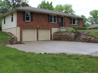 1504 Nancy Ln, Liberty, MO 64068
