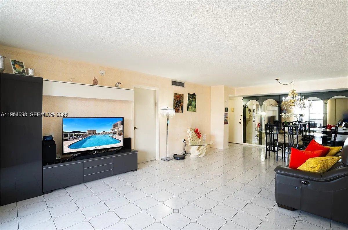 Building Photo - 1833 S Ocean Dr #1103
