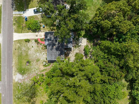 5th image of 1640 Wofford Ave
