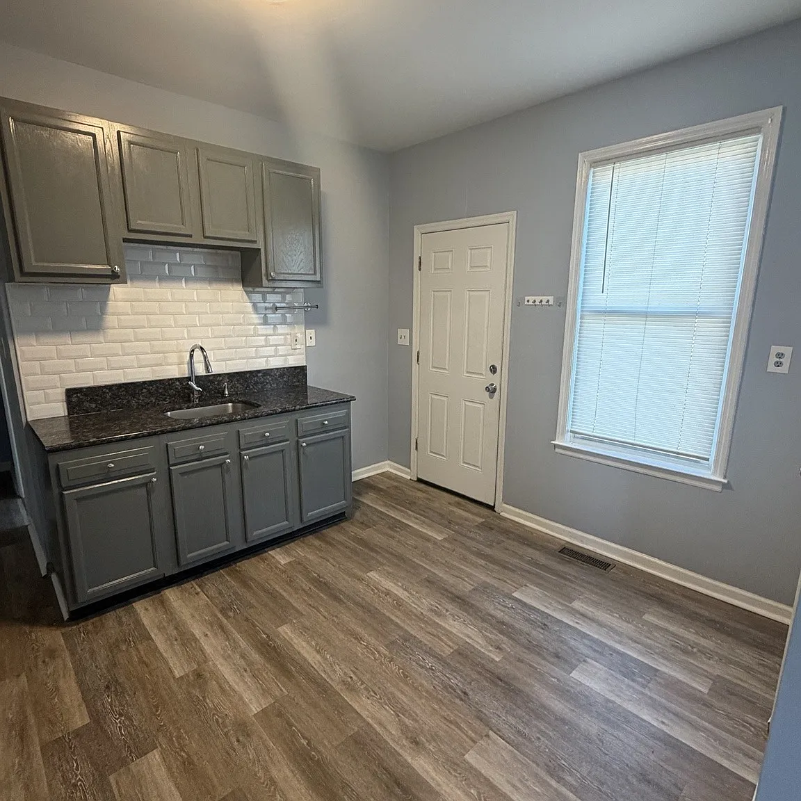 2 bed, 1.0 bath, 1672 sqft, $2,350 — Photo 3