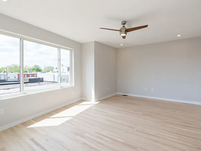 1351 S Myrtlewood St — Photo 31