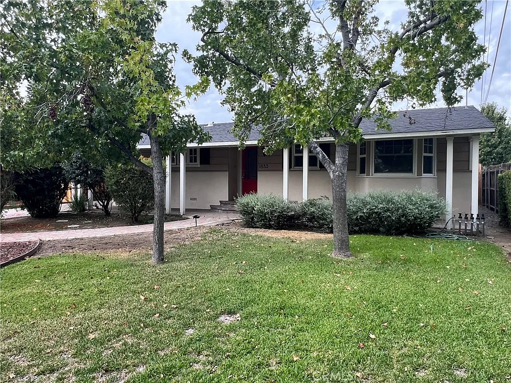 3 bed, 1560 sqft, $3,400 — Photo 2