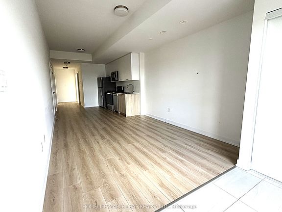 3rd image of 25 Palace St #Q7