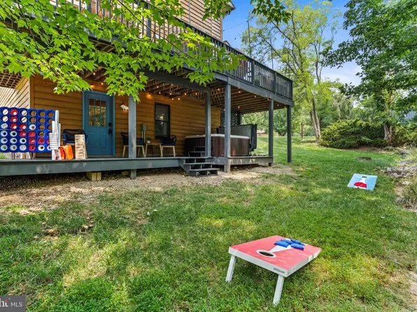 1969 Hawksbill Rd, McGaheysville, VA 22840
