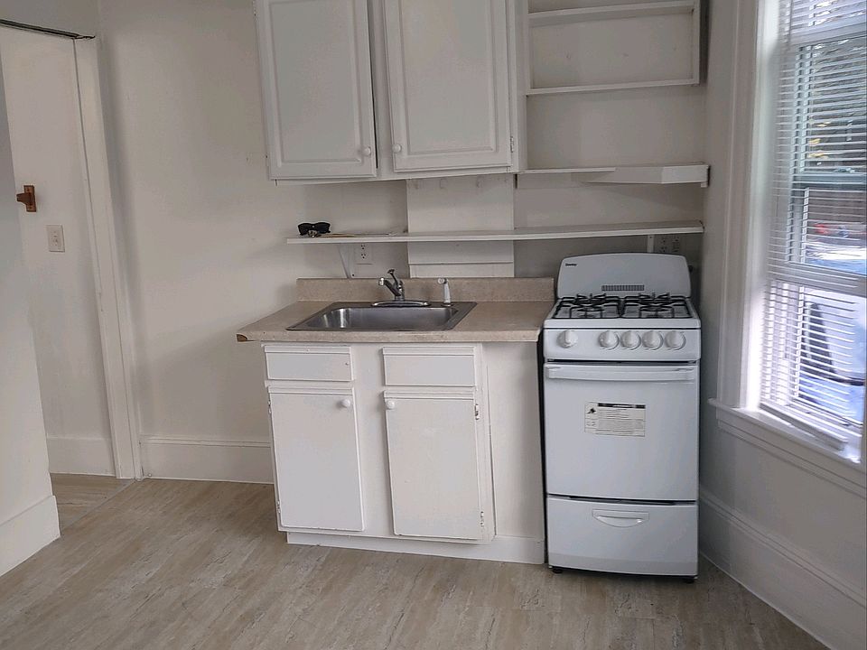 2nd image of 366 Main St