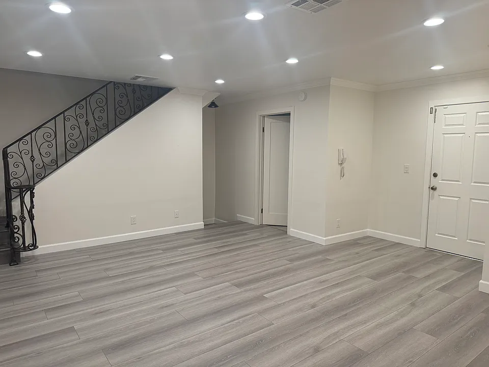 10274 Tujunga Canyon Blvd #7