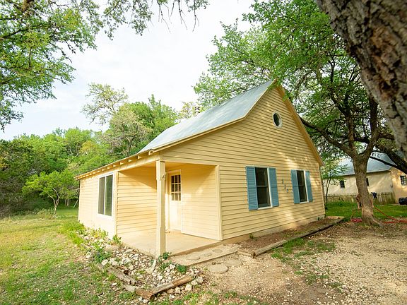 2nd image of 320 Millies Ln