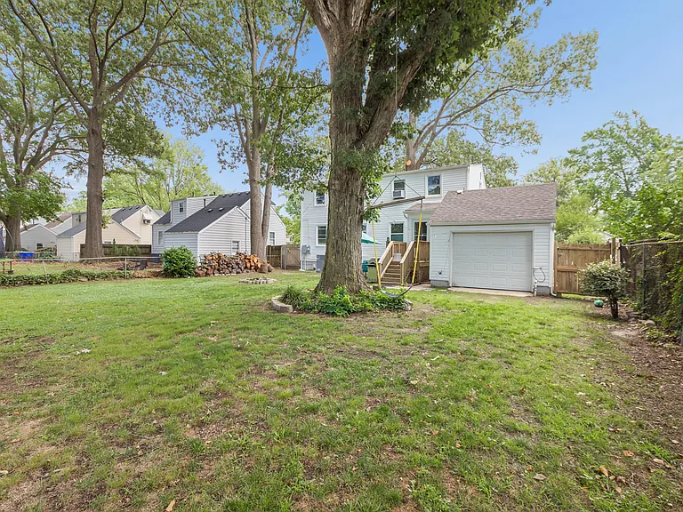 1016 Warwick Ave — Photo 25