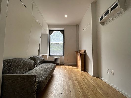 2nd image of 420 St Nicholas Ave APT 1A