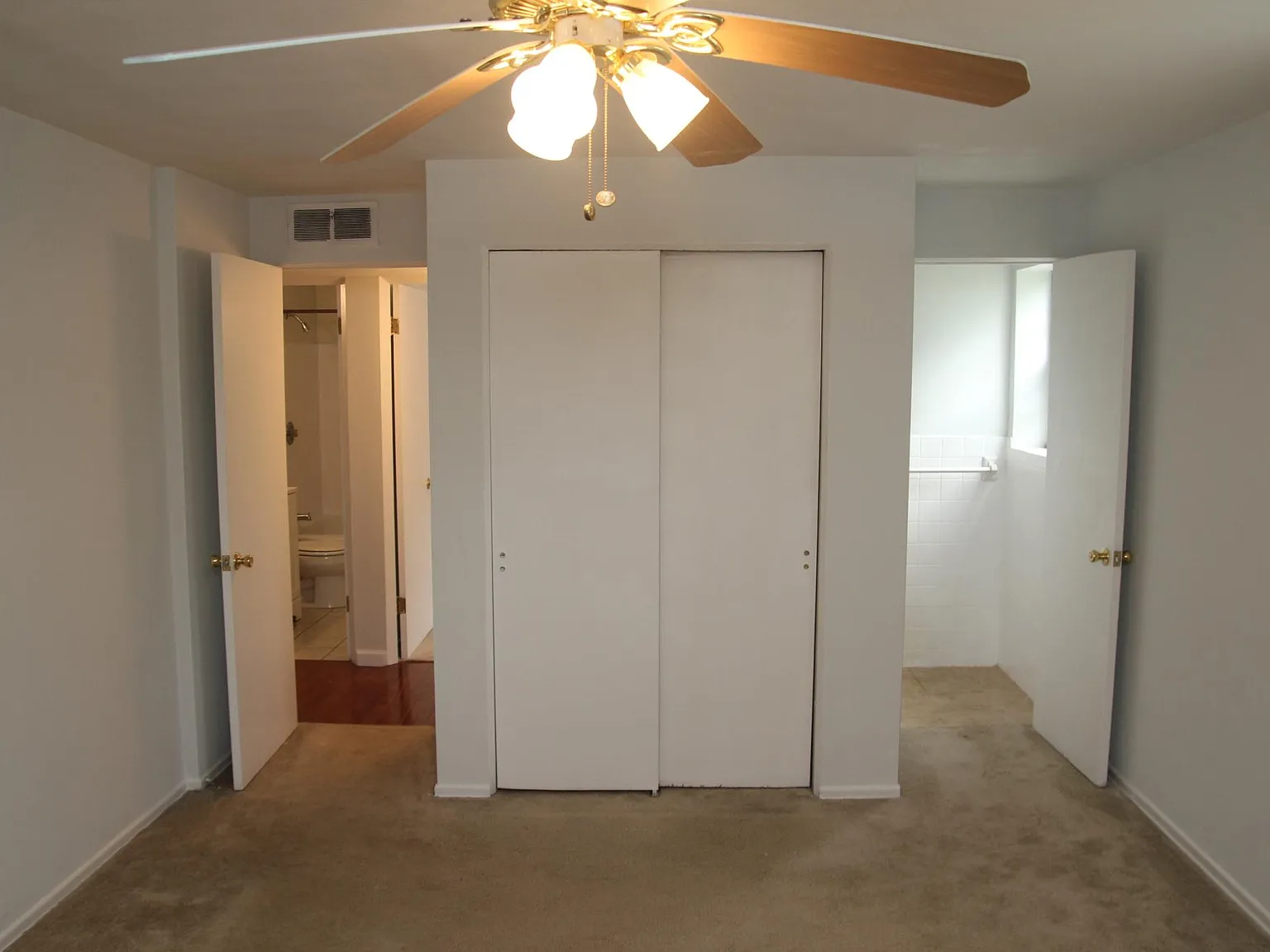 2 bed, 1.5 bath, 900 sqft, $1,395 — Photo 3
