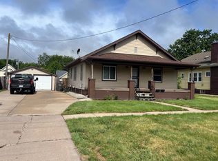 737 N Minnesota Ave, Hastings, NE 68901
