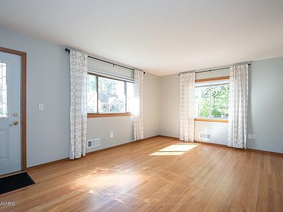 2nd image of 317 Kingsley Ave