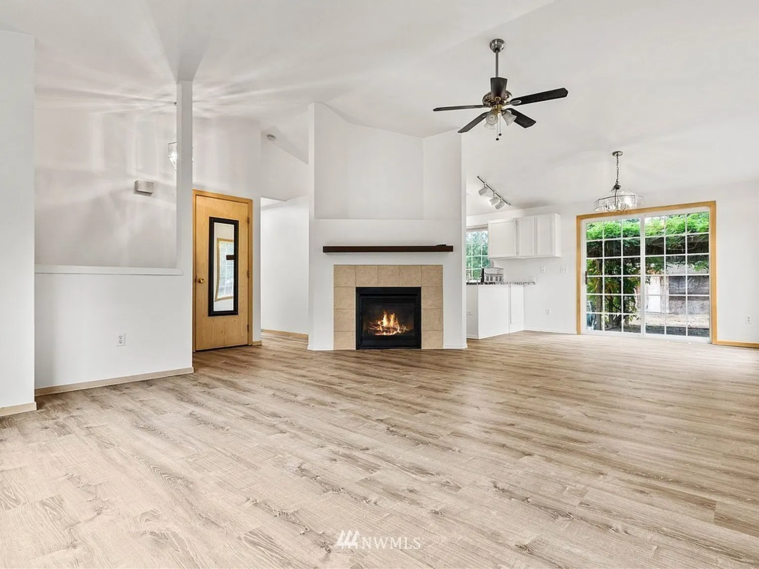 24218 & 24220 44th Ave Ct E. — Photo 3