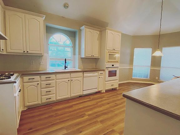 5th image of 10701 Winged Foot Dr