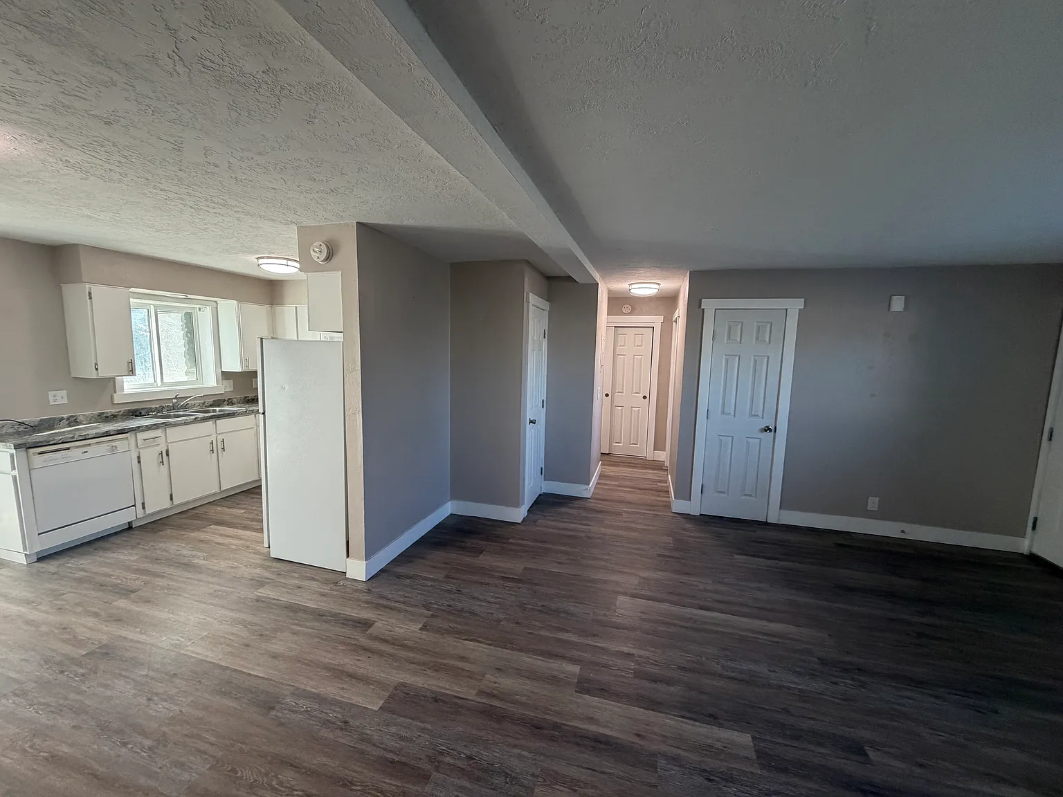 2 bed, 1000 sqft, $1,095 — Photo 2