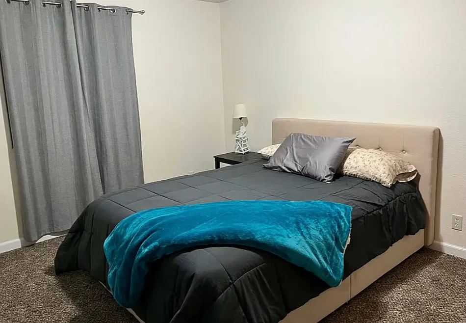 2 bed, 1800 sqft, $2,200 — Photo 4