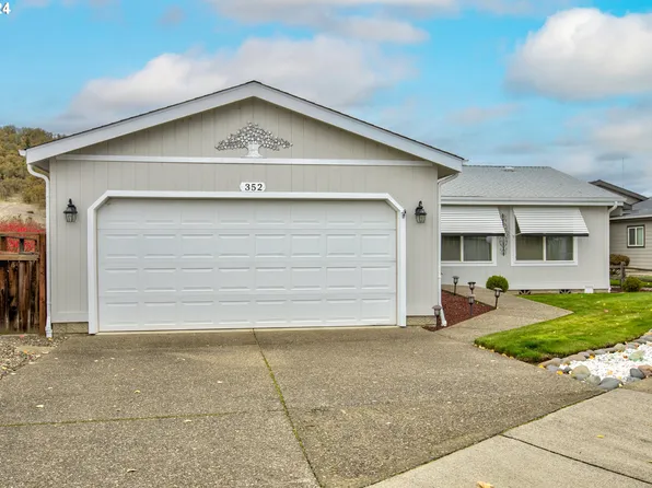 352 Jacob Hale Way, Roseburg, OR 97471