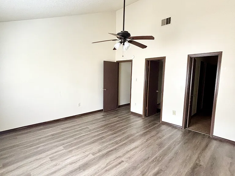4141 Lac Couture Dr #C — Photo 8