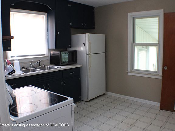 5th image of 3312 Osler Ave