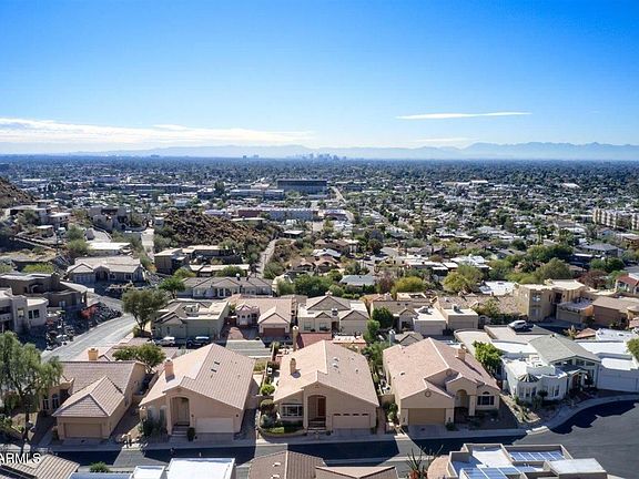 3rd image of 15 W Cochise Dr