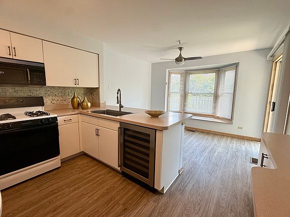 4th image of 9513 Washington Rd
