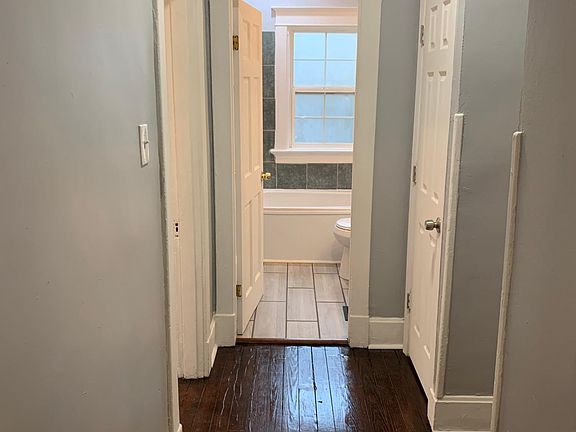 3rd image of 1627 Clarewood Ave #1