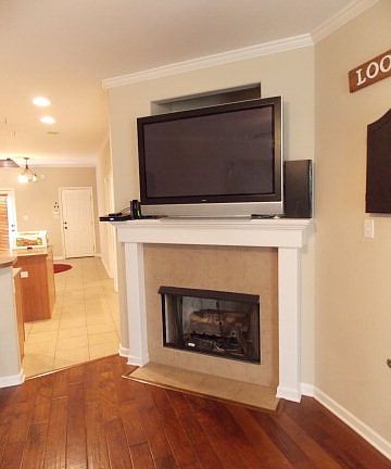 2nd image of 305 Daniella Ln