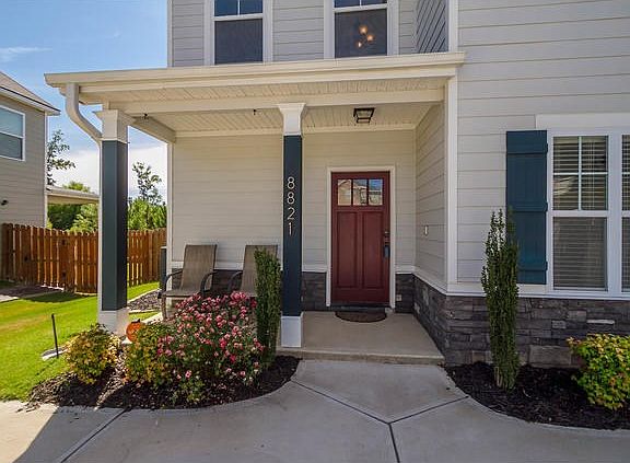 5th image of 8821 Crenshaw Dr