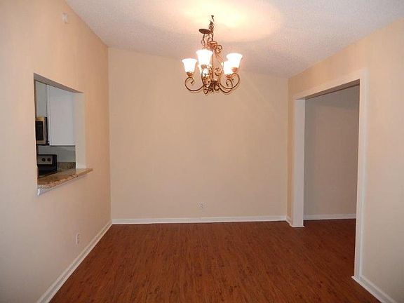 5th image of 333 NW 40th Ter