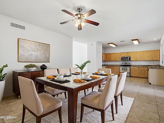 5th image of 414 N HUDSON Place