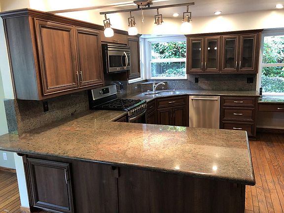 4th image of 3707 Hamilton Way