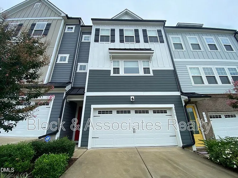 806 Grafton Peak Ln — Photo 1