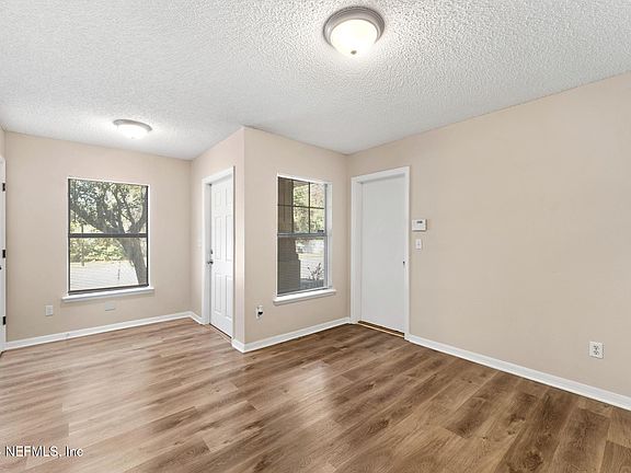 5th image of 4610 CRIB Court