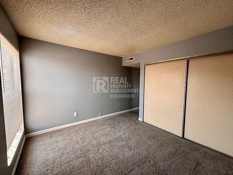 3440 Parkmoor Village Dr #V — Photo 15