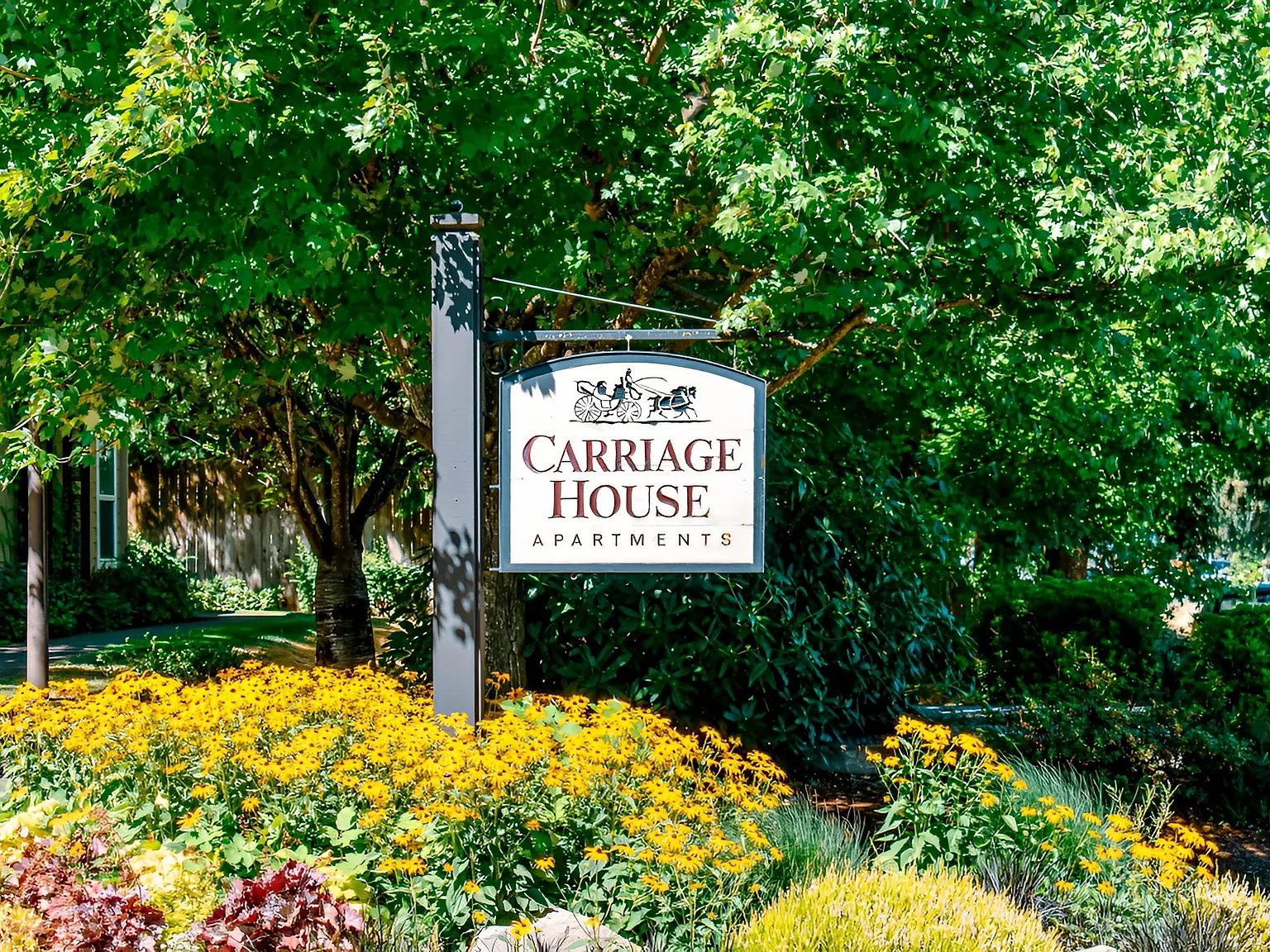 Carriage House Apartments — Photo 2