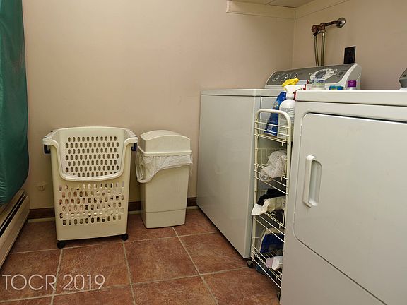 2nd image of 24 Lillian Ct