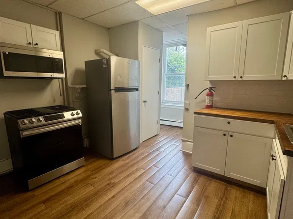 261 French St APT 8, New Brunswick, NJ 08901
