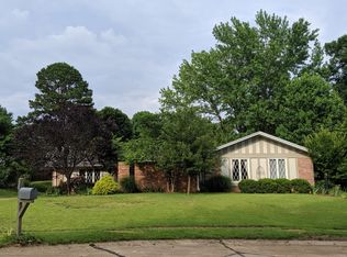 5 Cobblestone Dr, Ballwin, MO 63011