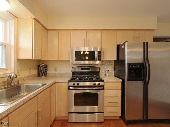 3rd image of 5892 Appleview St SE